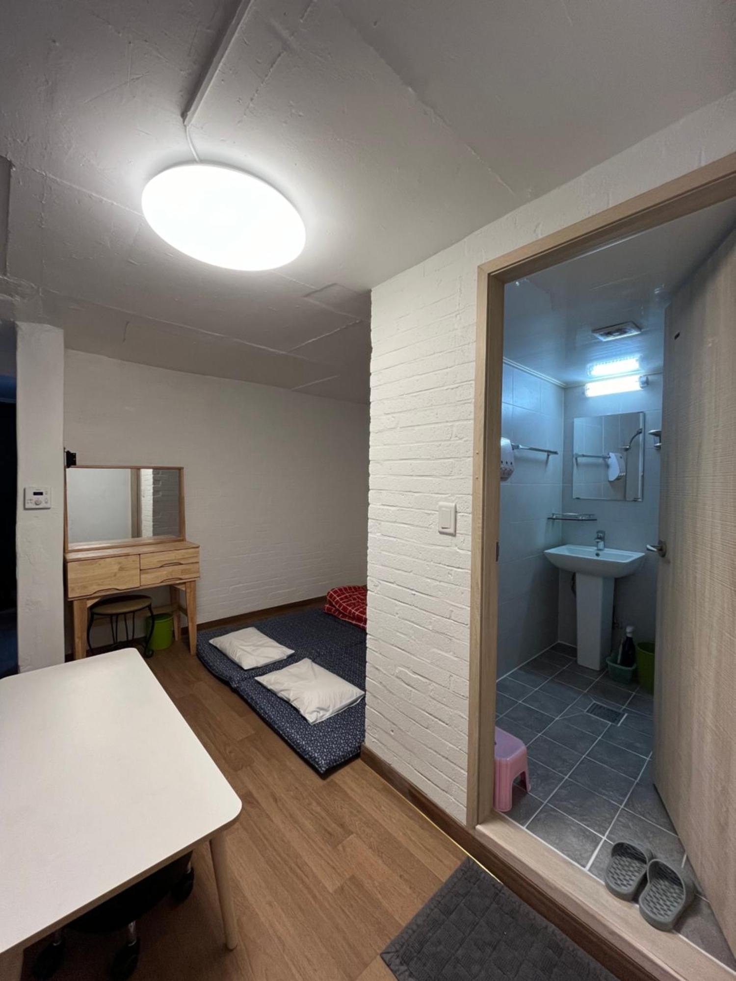 B My Guesthouse Seoul Exteriör bild